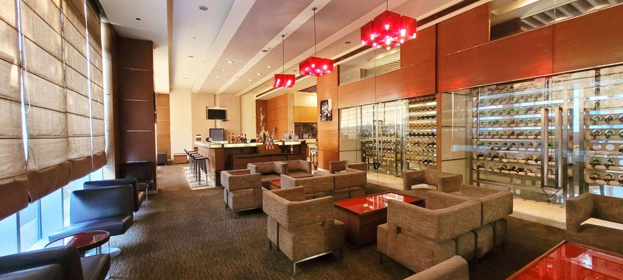 Radisson Blu Hotel, Greater Noida Ngoại thất bức ảnh The lounge at the airport