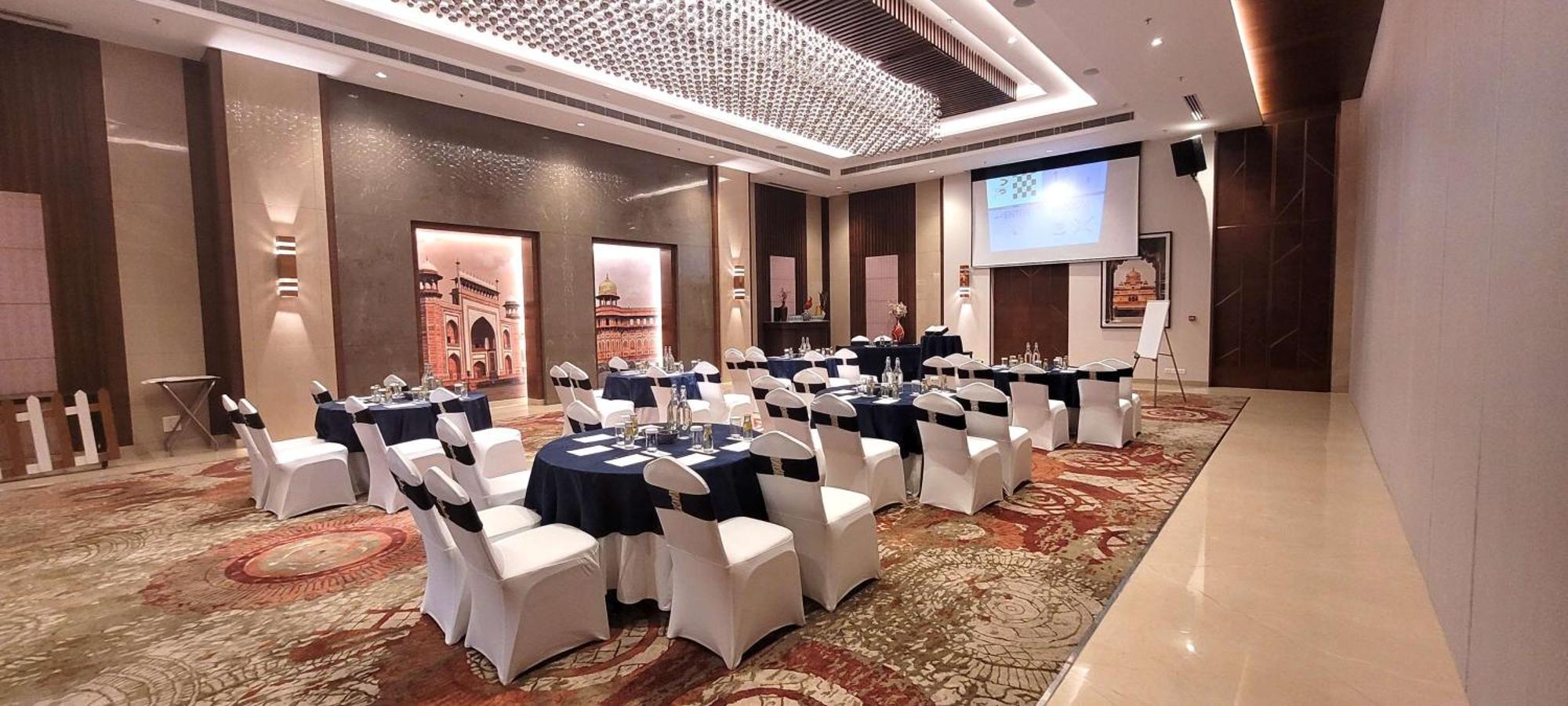Radisson Blu Hotel, Greater Noida Ngoại thất bức ảnh The Taj Mahal Palace, Mumbai
