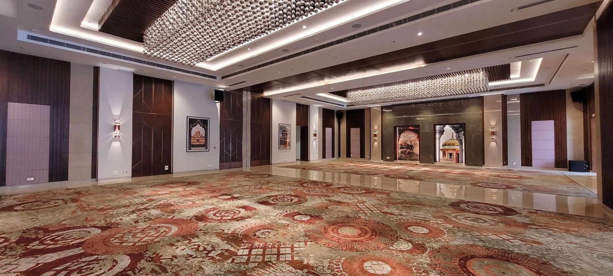 Radisson Blu Hotel, Greater Noida Ngoại thất bức ảnh The lobby of the hotel