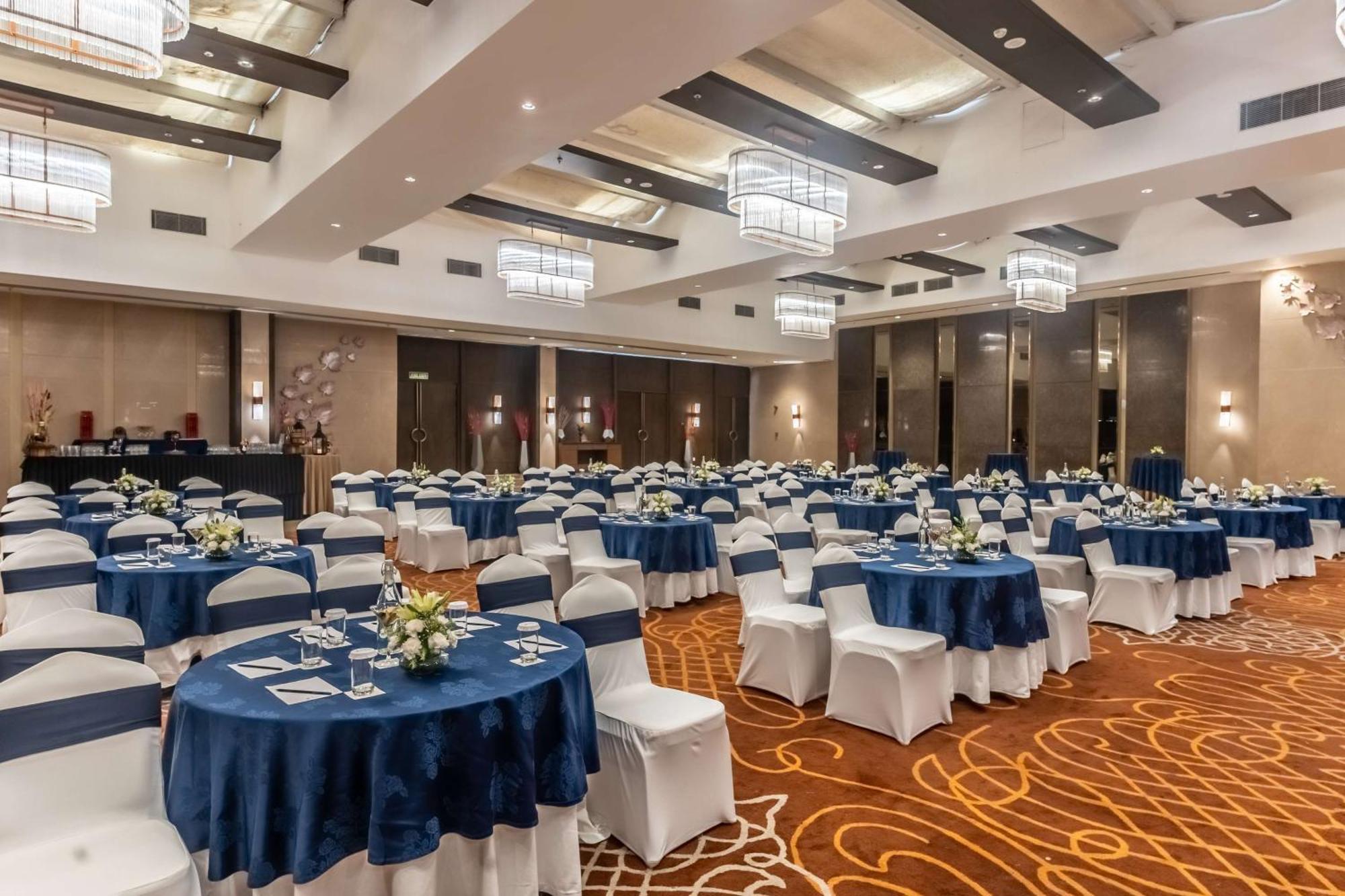 Radisson Blu Hotel, Greater Noida Ngoại thất bức ảnh The Grand Ballroom