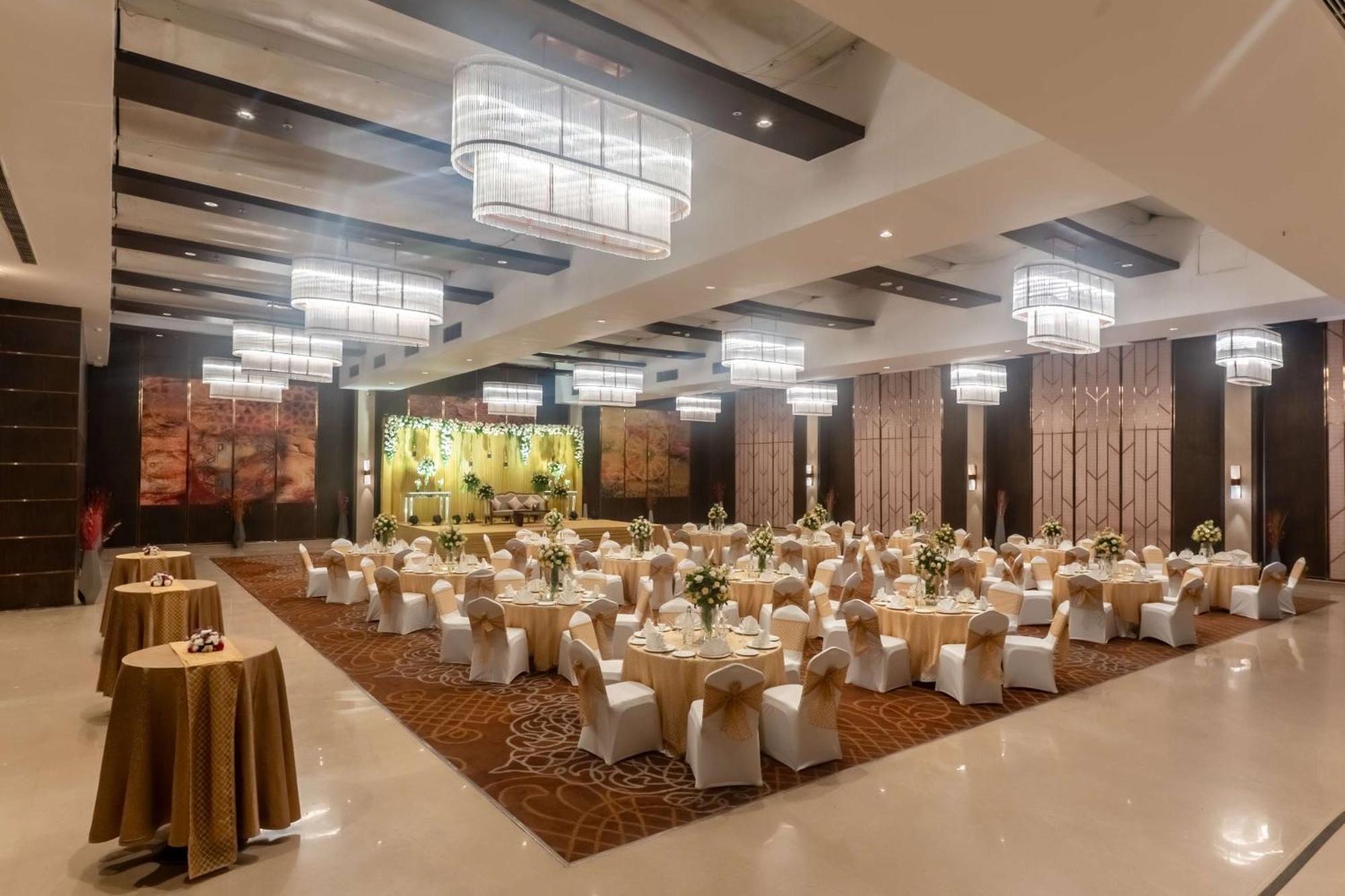 Radisson Blu Hotel, Greater Noida Ngoại thất bức ảnh The Grand Ballroom