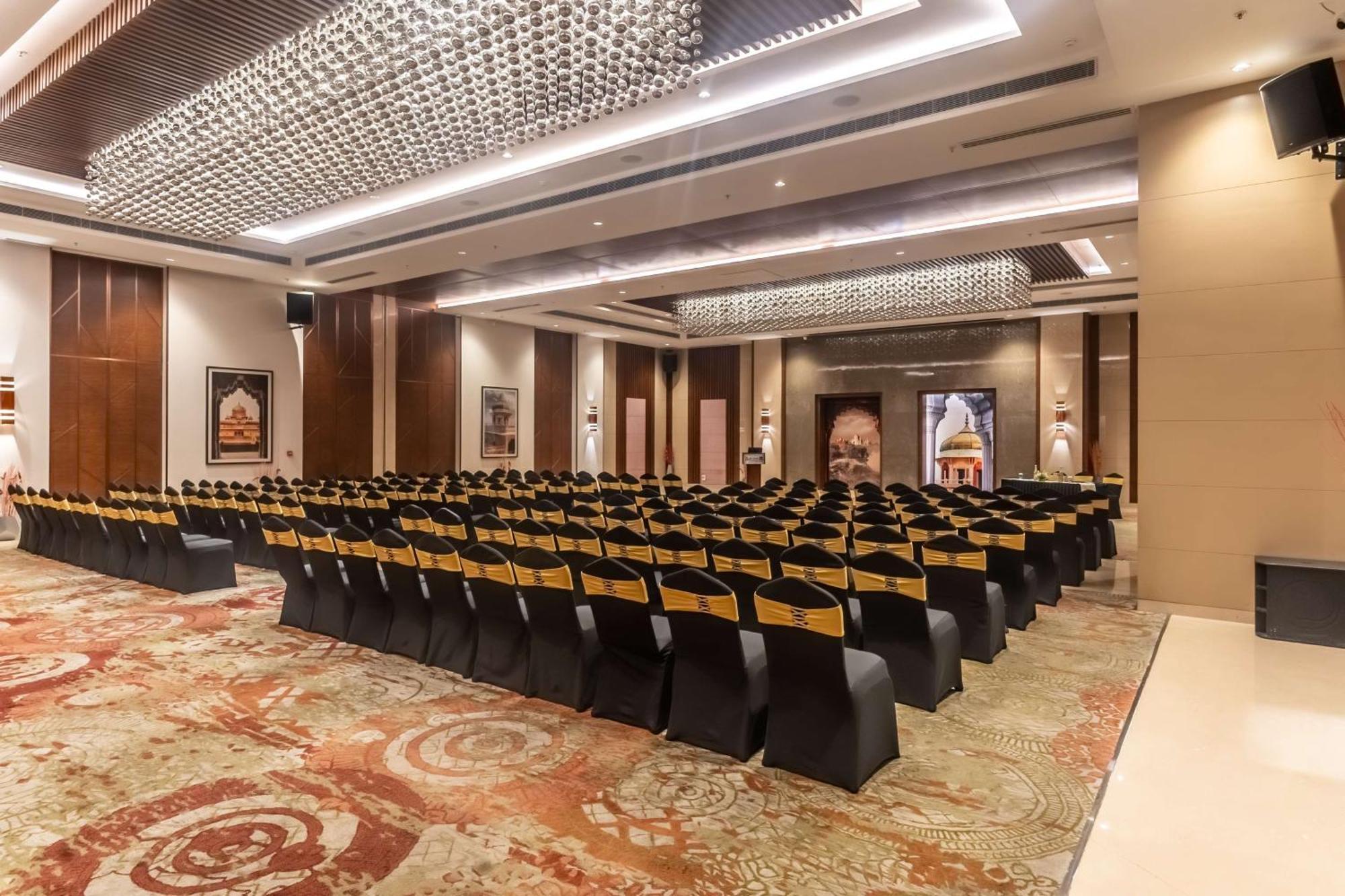 Radisson Blu Hotel, Greater Noida Ngoại thất bức ảnh The Grand Ballroom