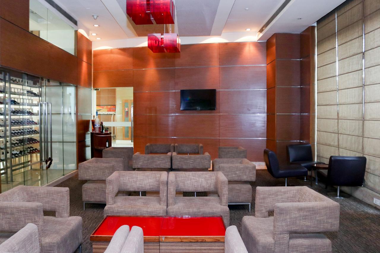 Radisson Blu Hotel, Greater Noida Ngoại thất bức ảnh The lounge at the airport